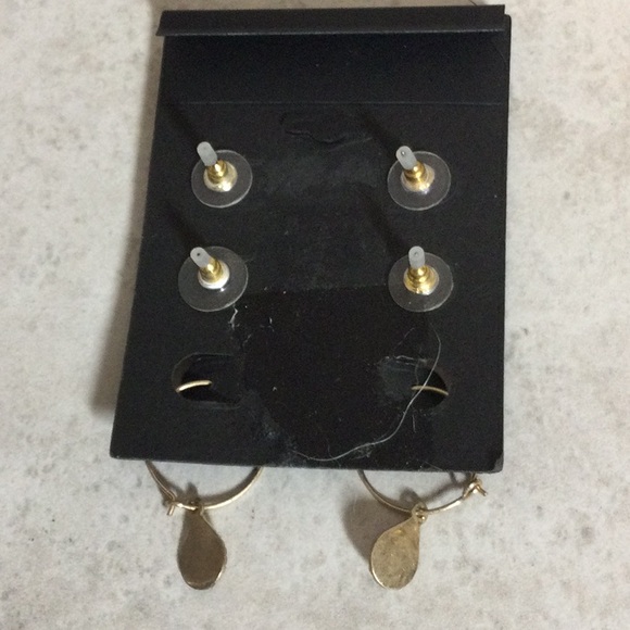 NWT AREA 3 gold earring set - Picture 5 of 7